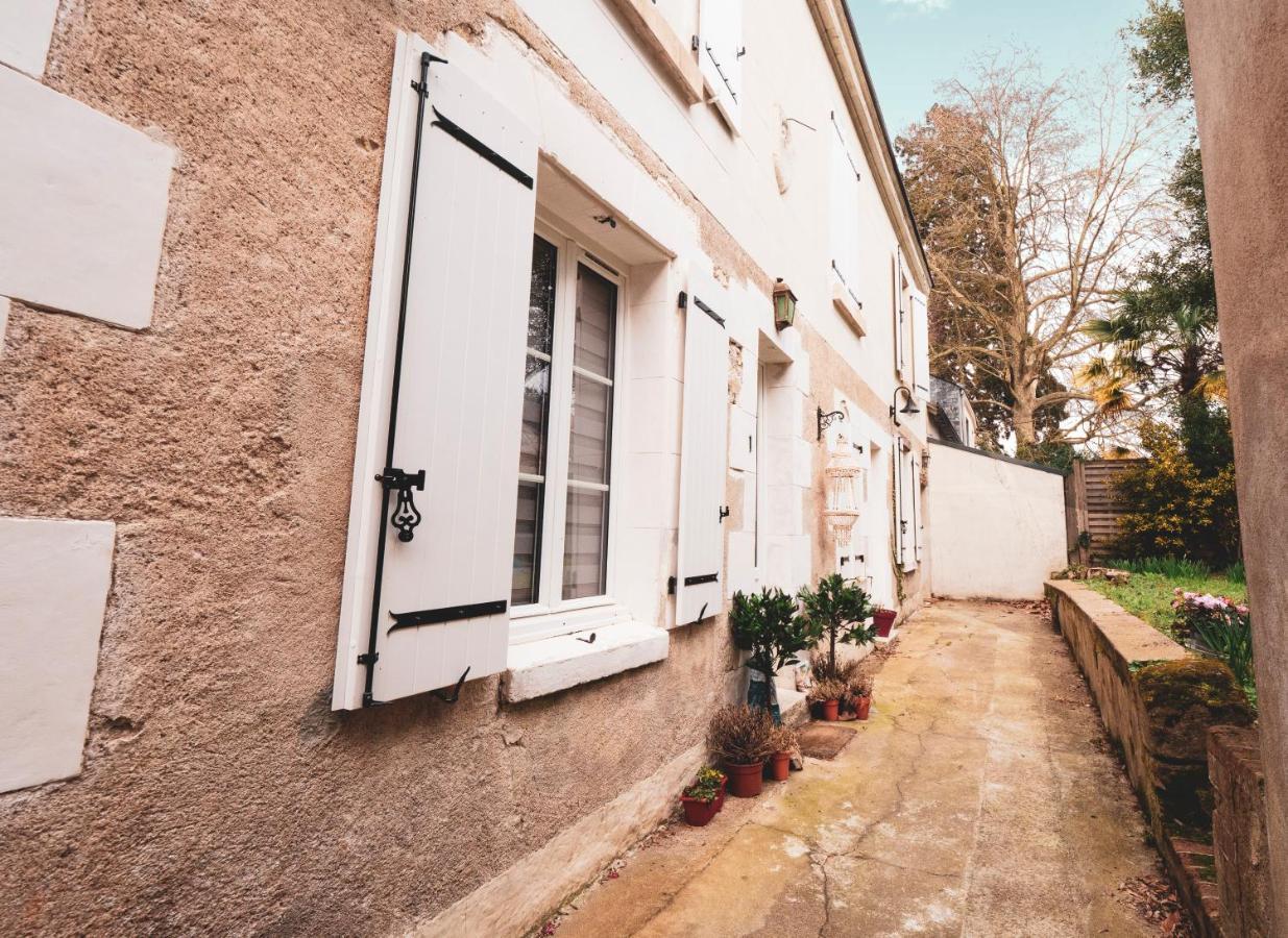 Behind The Glass_Hypercentre Apartment Amboise Exterior photo